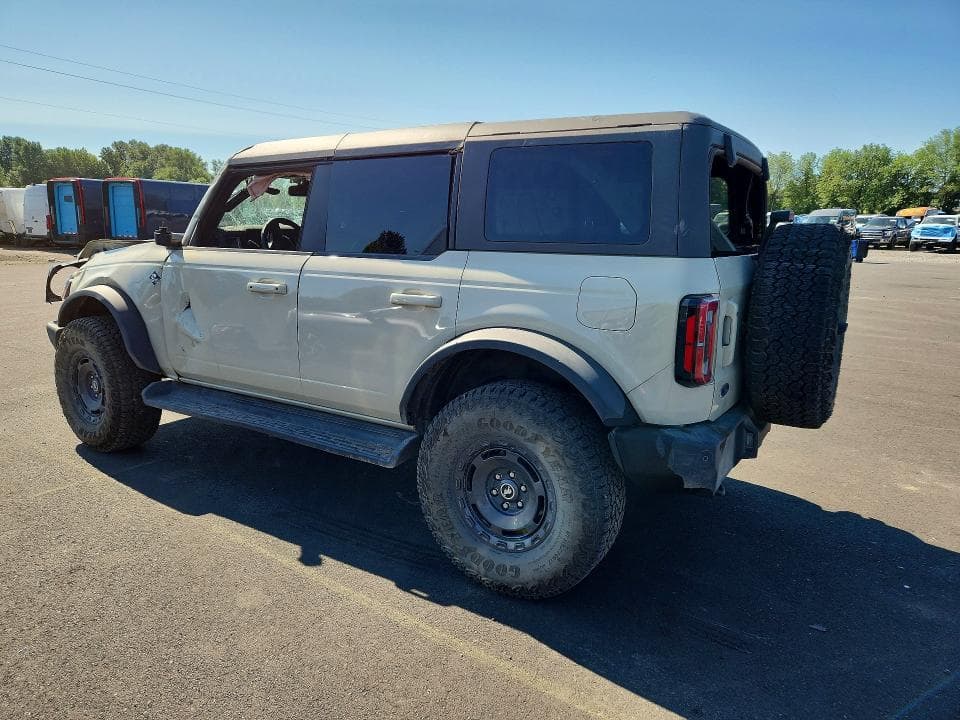 2025 FORD BRONCO OUTER BANKS 2