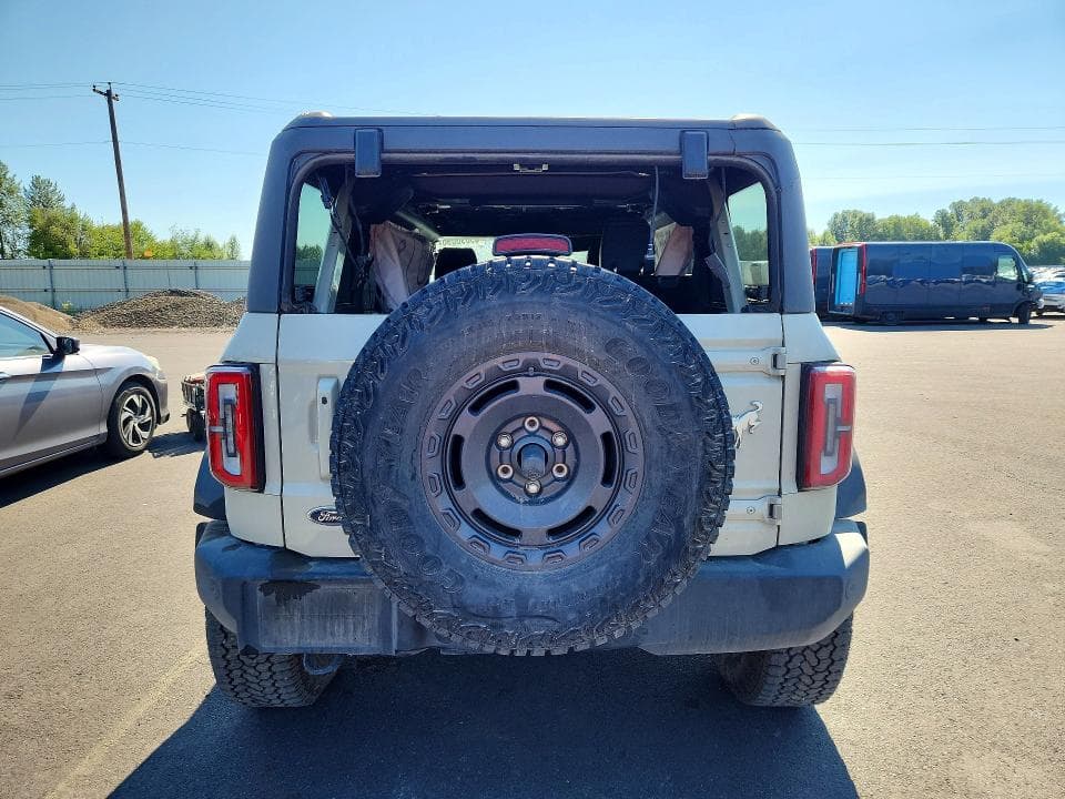 2025 FORD BRONCO OUTER BANKS 6