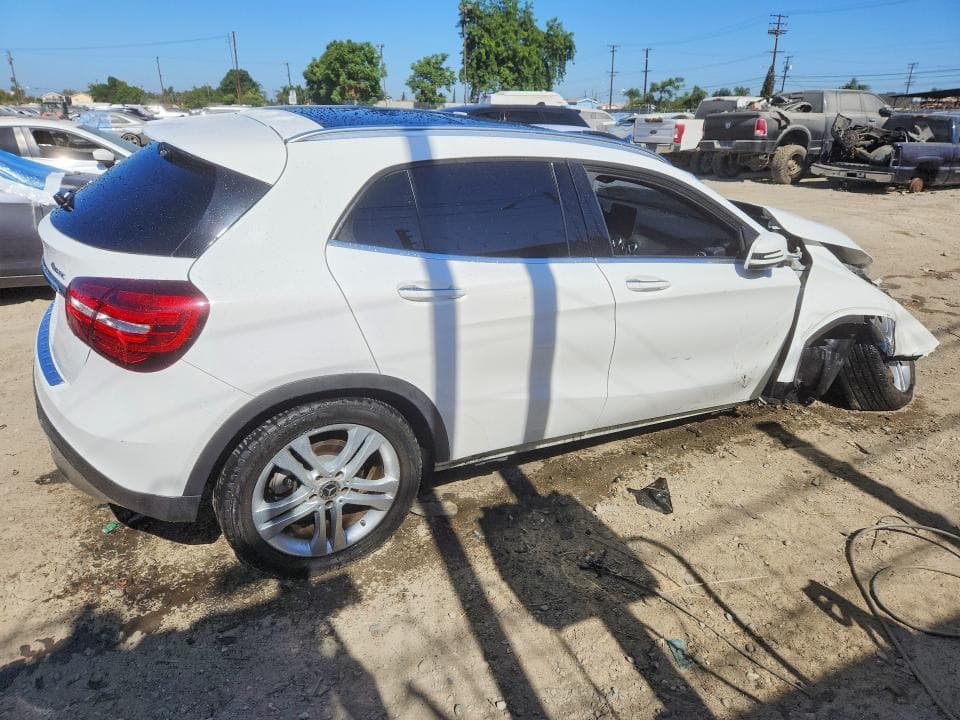 2019 MERCEDES-BENZ GLA 250 4MATIC 3