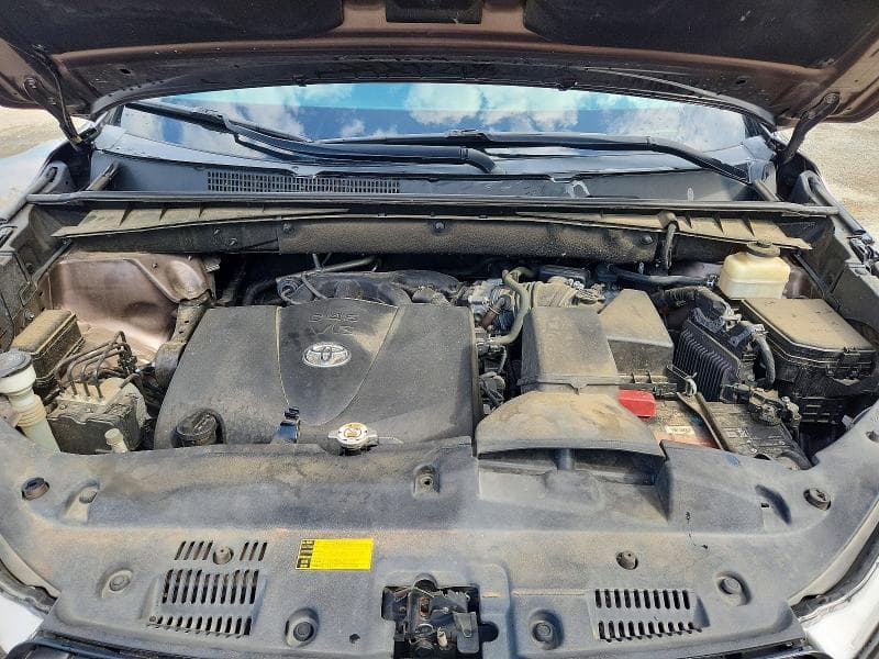 2019 TOYOTA HIGHLANDER XLE 12