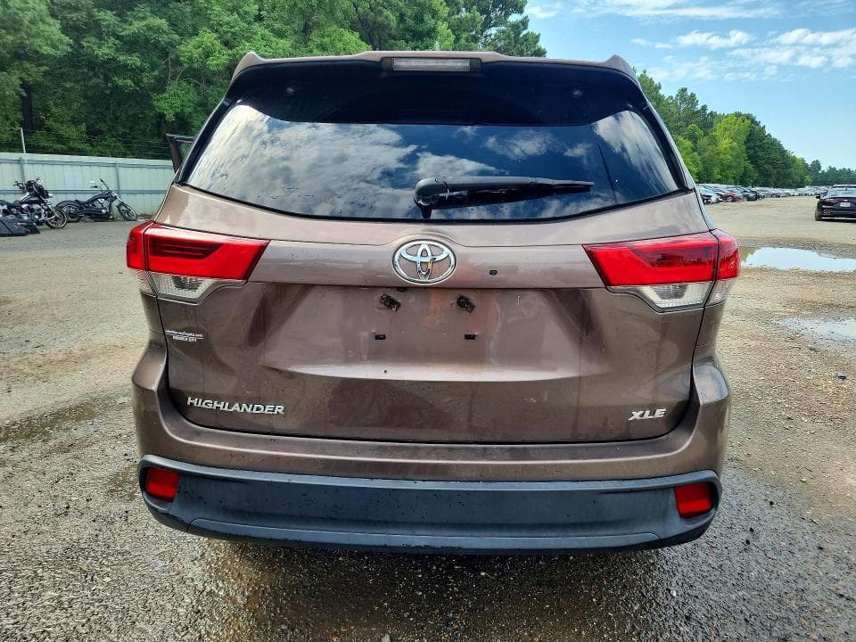 2019 TOYOTA HIGHLANDER XLE 6