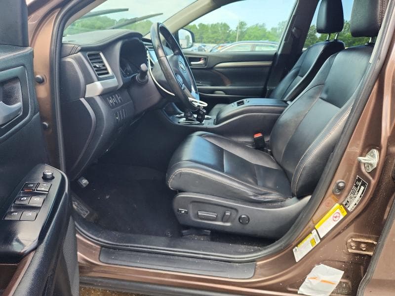 2019 TOYOTA HIGHLANDER XLE 7