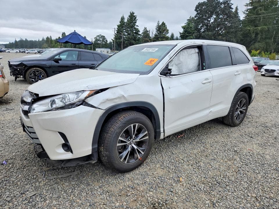 2017 TOYOTA HIGHLANDER LE - 1