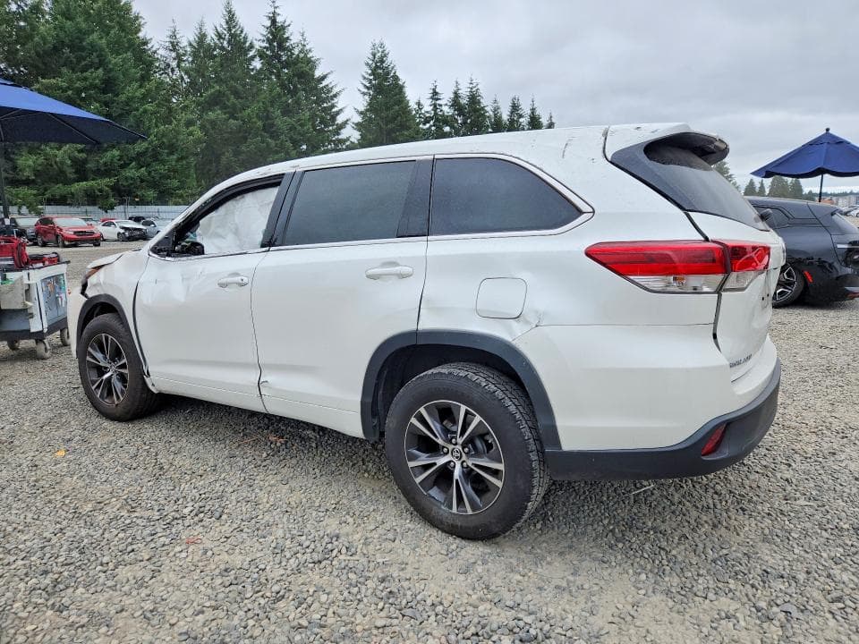 2017 TOYOTA HIGHLANDER LE 2