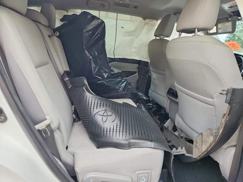 2017 TOYOTA HIGHLANDER LE 11