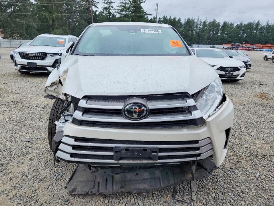 2017 TOYOTA HIGHLANDER LE 5