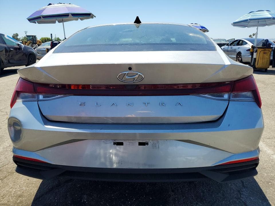 2022 HYUNDAI ELANTRA SE 6