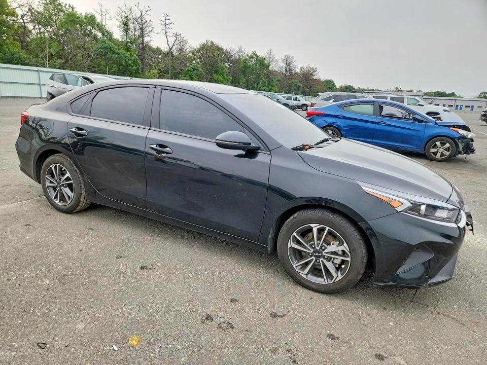 2024 KIA FORTE LXS 4