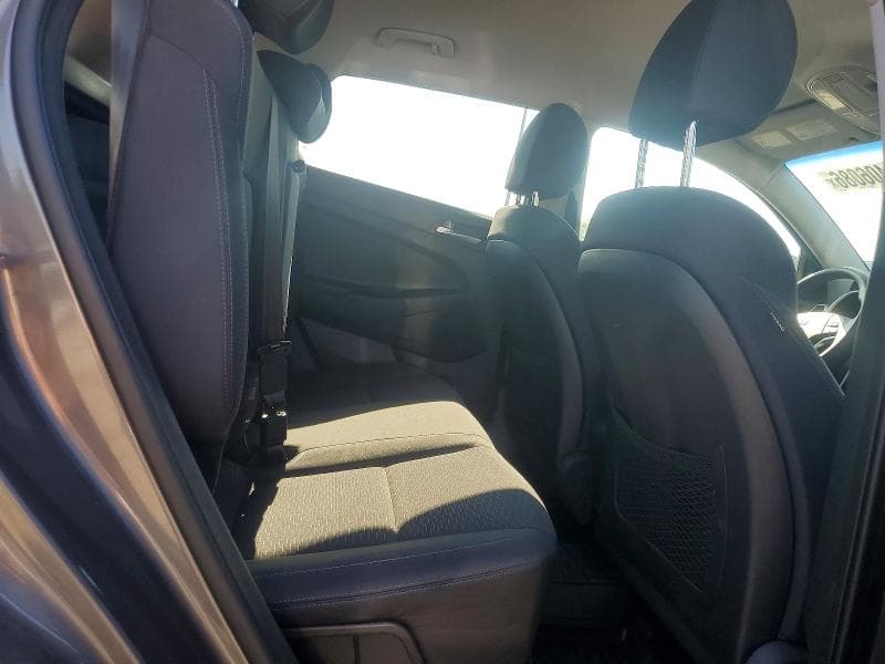 2020 HYUNDAI TUCSON SE 11