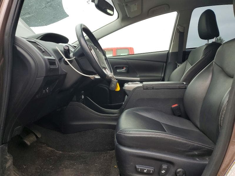 2017 TOYOTA PRIUS V FOUR 7