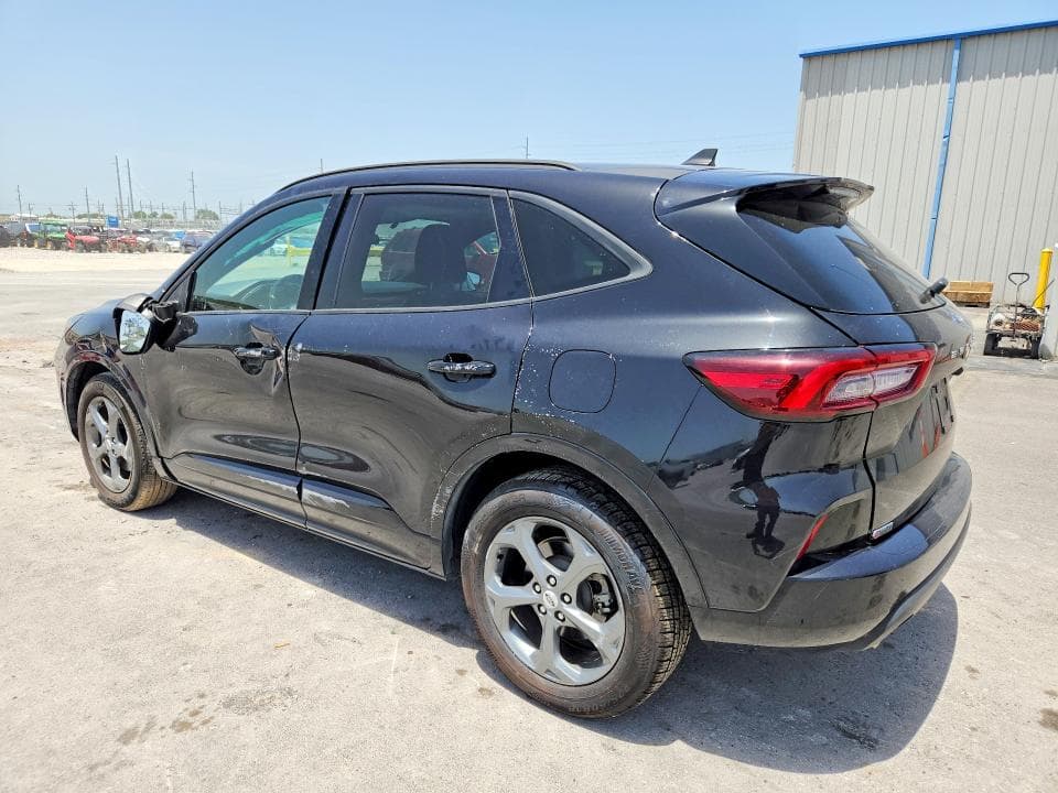 2023 FORD ESCAPE ST LINE 2