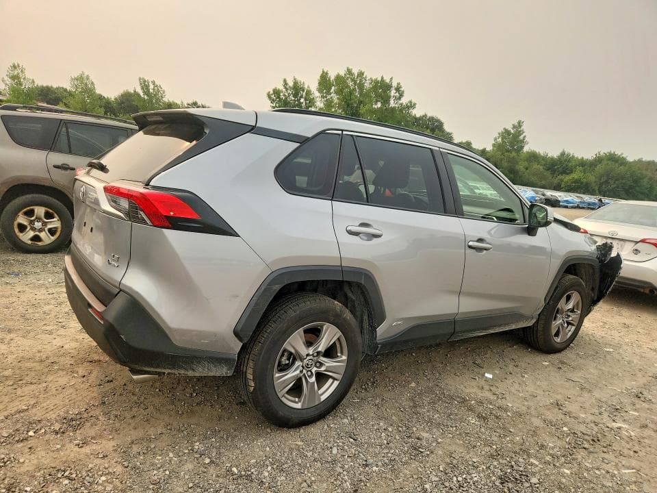 2025 TOYOTA RAV4 LE 3