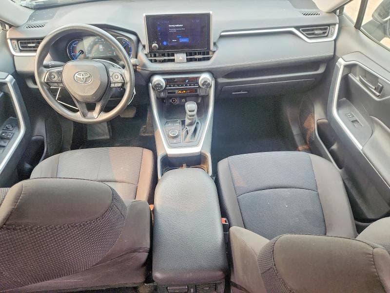 2025 TOYOTA RAV4 LE 8