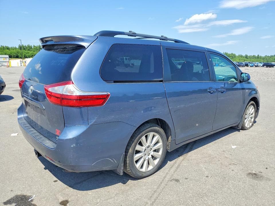 2017 TOYOTA SIENNA LE 3