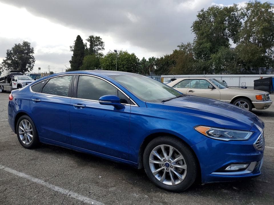 2017 FORD FUSION SE 4
