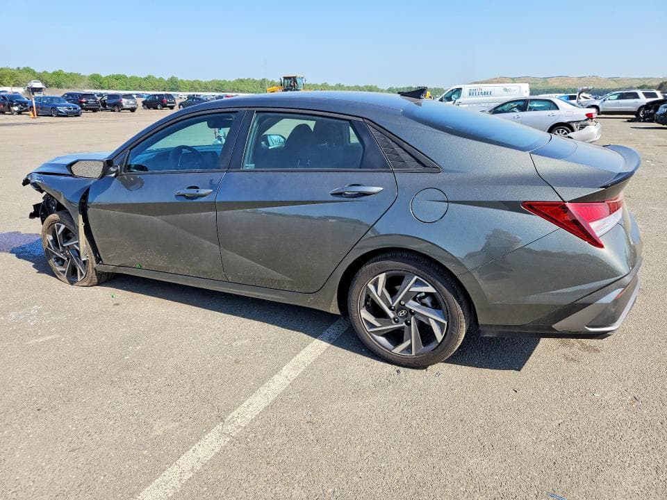 2025 HYUNDAI ELANTRA SEL SPORT 2