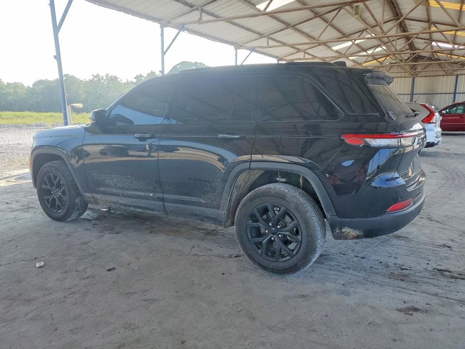2024 JEEP GRAND CHEROKEE LAREDO 2