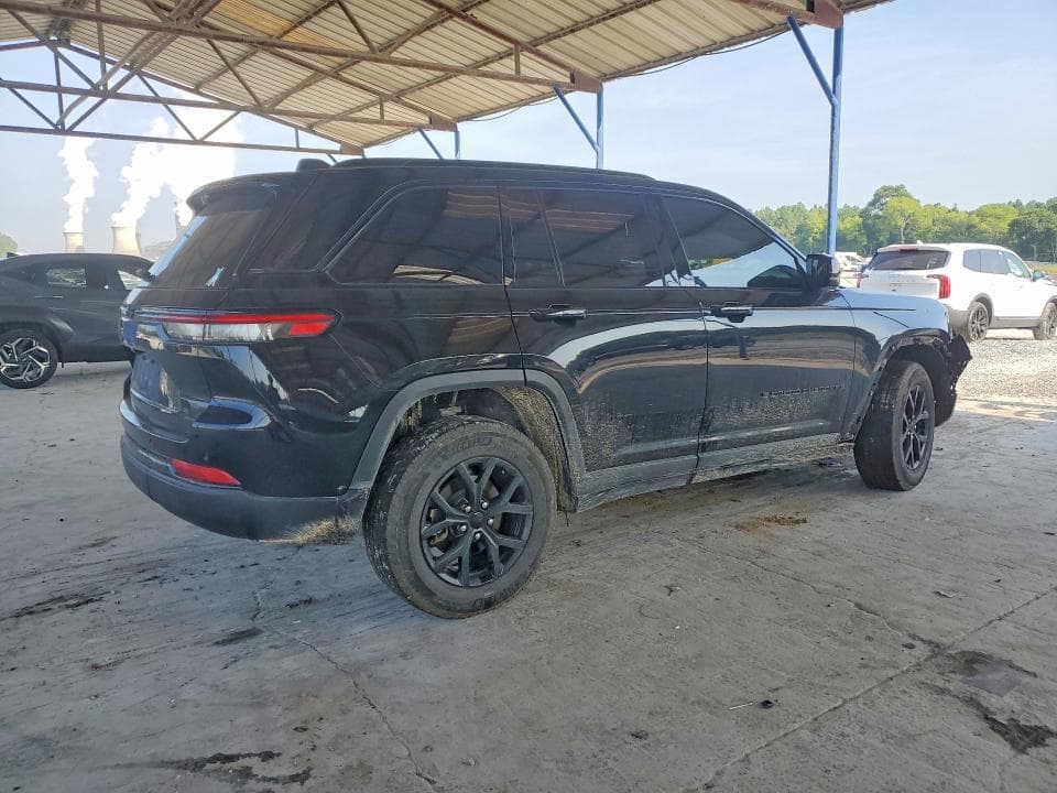 2024 JEEP GRAND CHEROKEE LAREDO 3