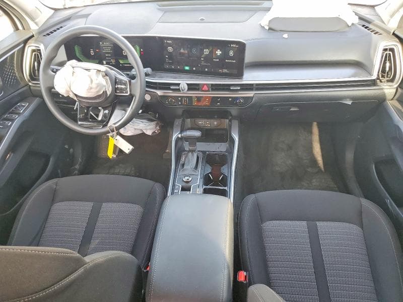 2025 KIA SORENTO LX 8