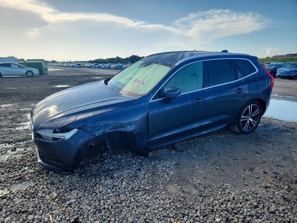 2021 VOLVO XC60 T5 MOMENTUM - 1