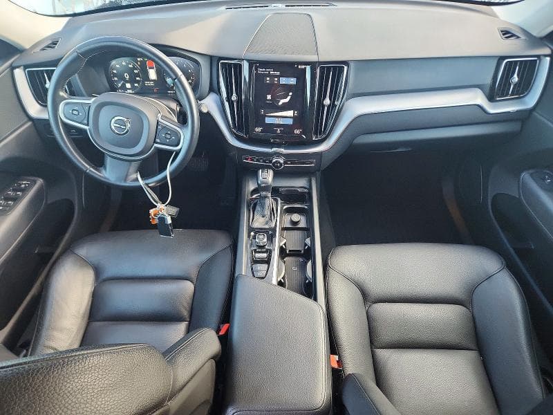 2021 VOLVO XC60 T5 MOMENTUM 8