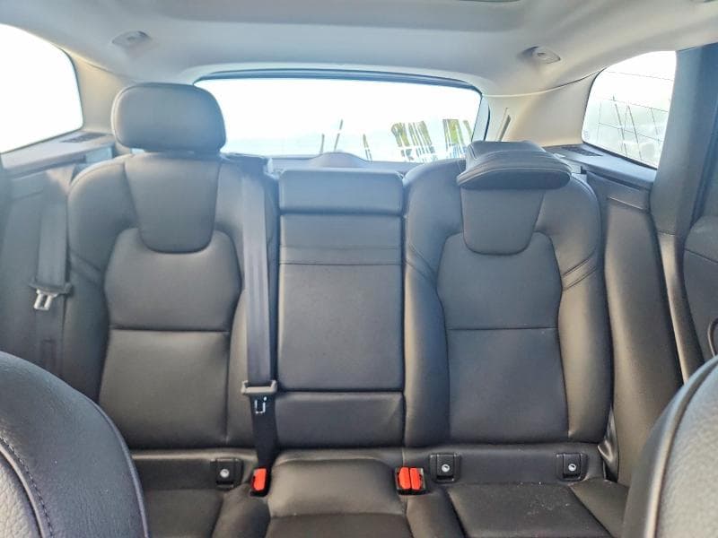 2021 VOLVO XC60 T5 MOMENTUM 10