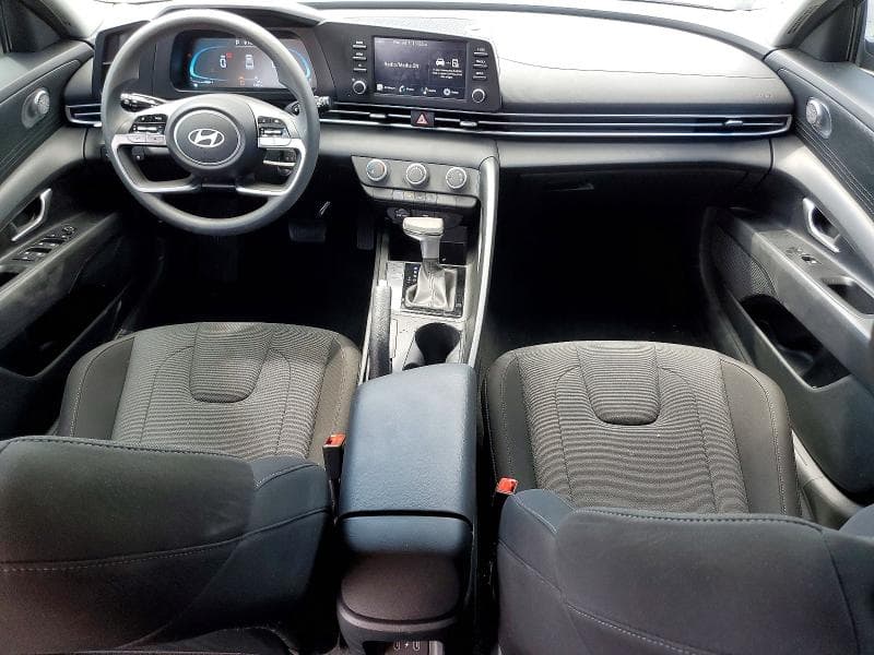 2025 HYUNDAI ELANTRA SE 8