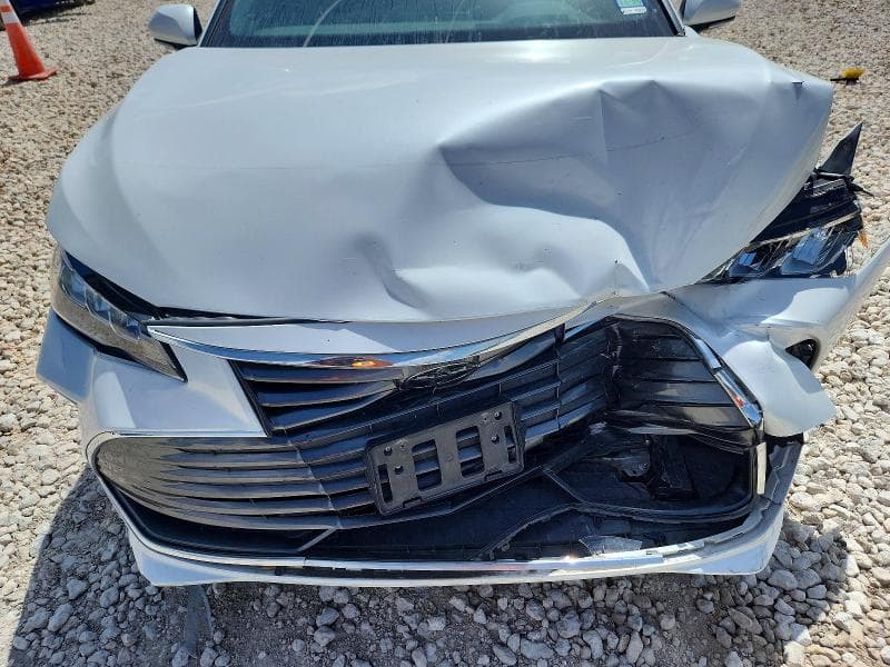 2021 TOYOTA AVALON XLE 11
