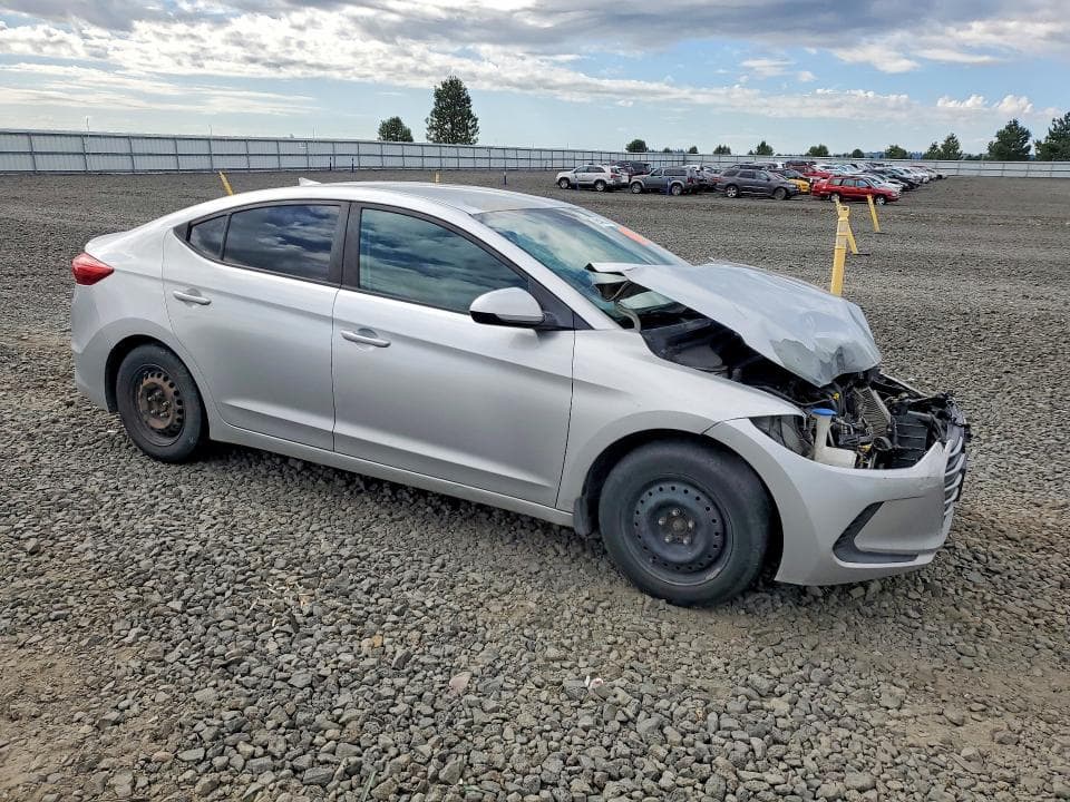 2017 HYUNDAI ELANTRA SE 4