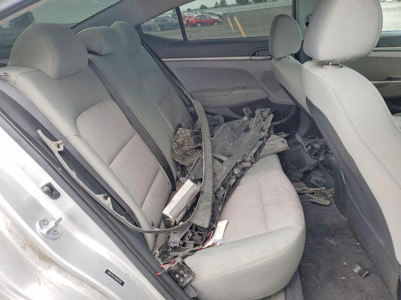 2017 HYUNDAI ELANTRA SE 10