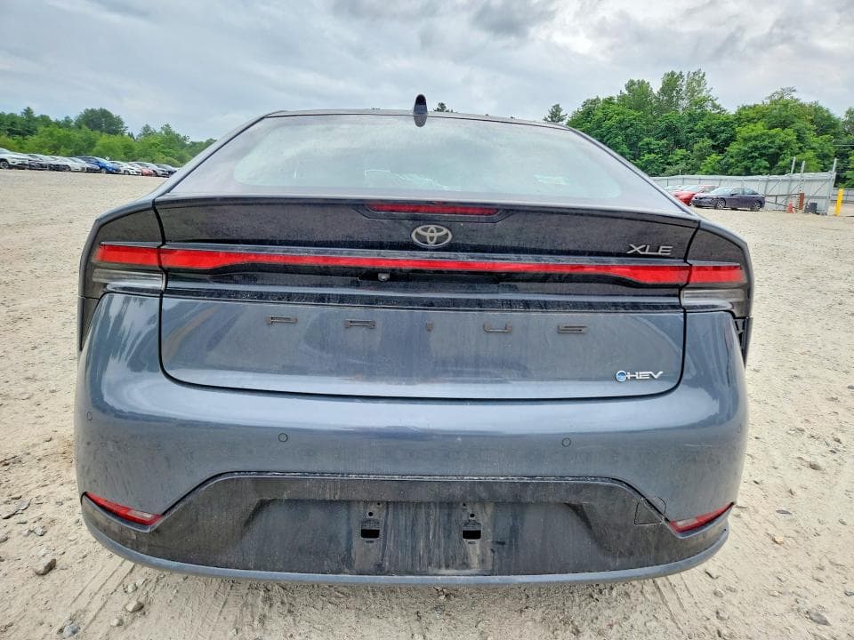 2024 TOYOTA PRIUS XLE 6
