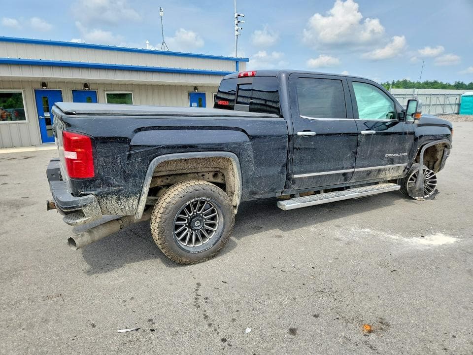 2017 GMC SIERRA K2500 DENALI 3