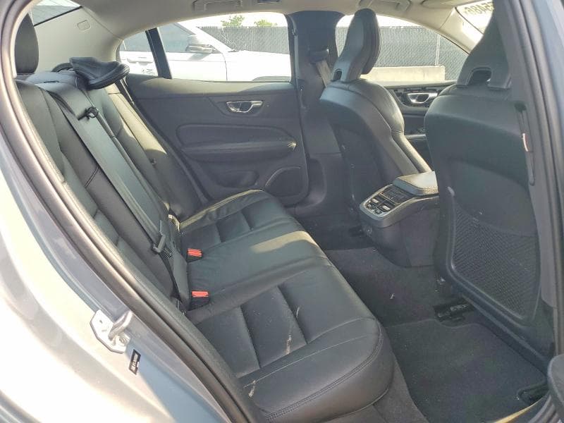 2022 VOLVO S60 B5 INSCRIPTION 10
