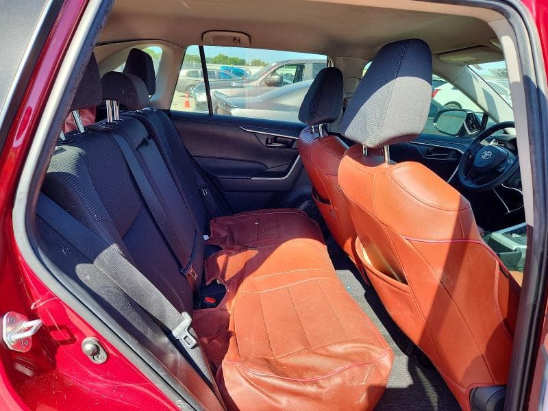 2022 TOYOTA RAV4 LE 11