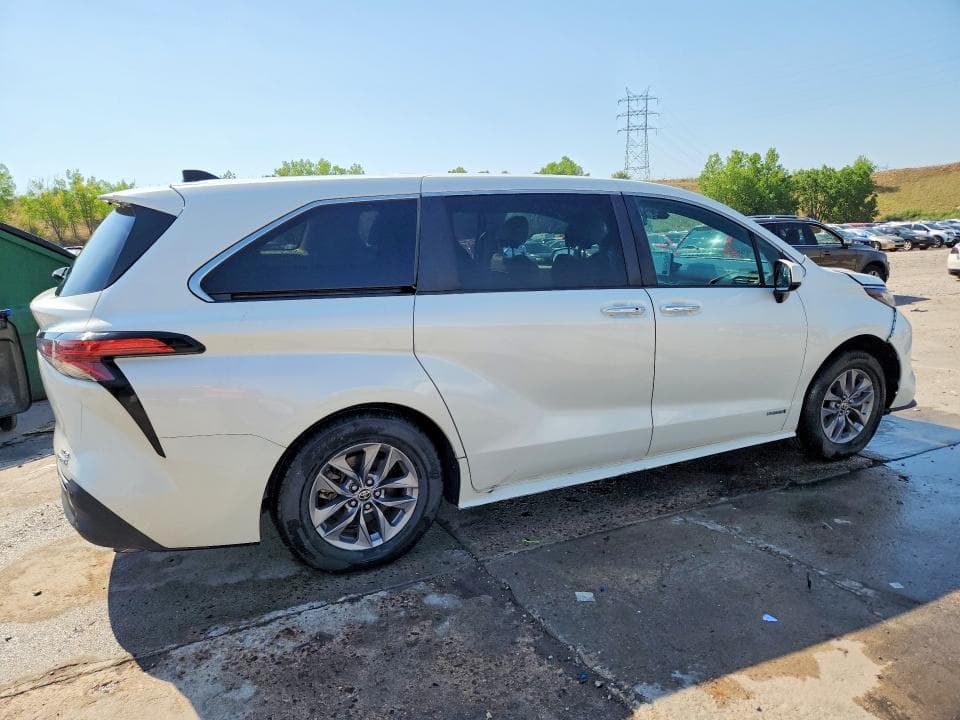 2021 TOYOTA SIENNA XLE XLE 3