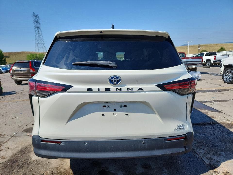 2021 TOYOTA SIENNA XLE XLE 6