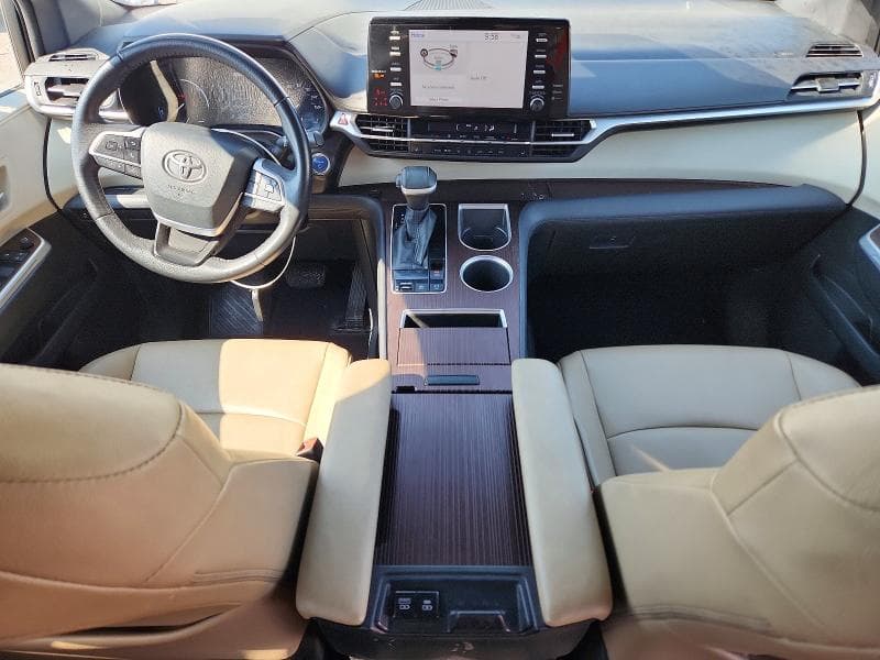 2021 TOYOTA SIENNA XLE XLE 8
