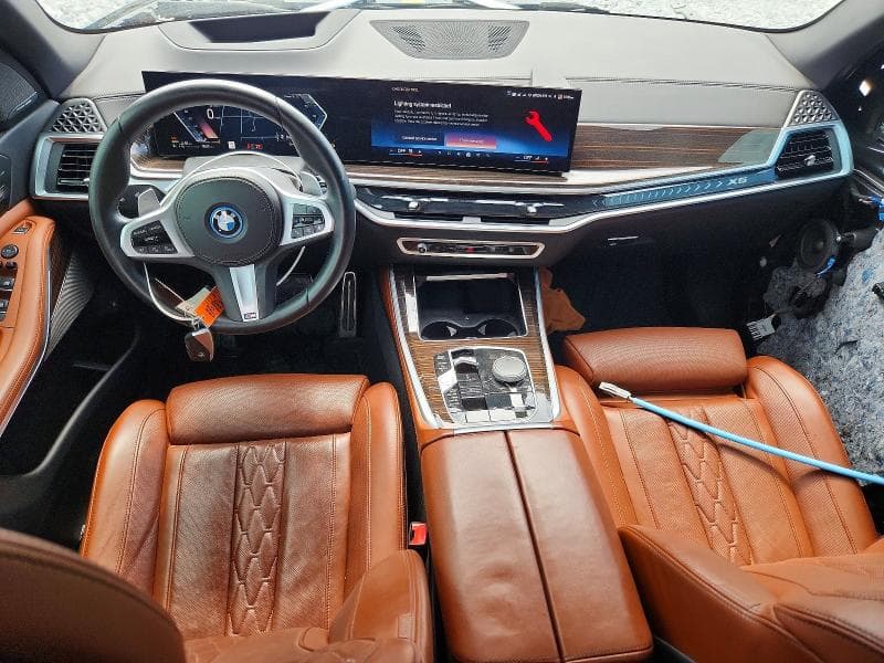 2026 BMW X5 XDRIVE50E 8