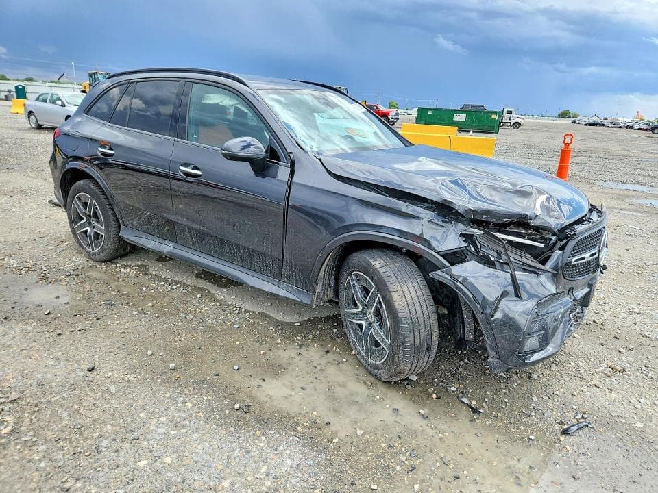 2023 MERCEDES-BENZ GLC 300 4MATIC 8