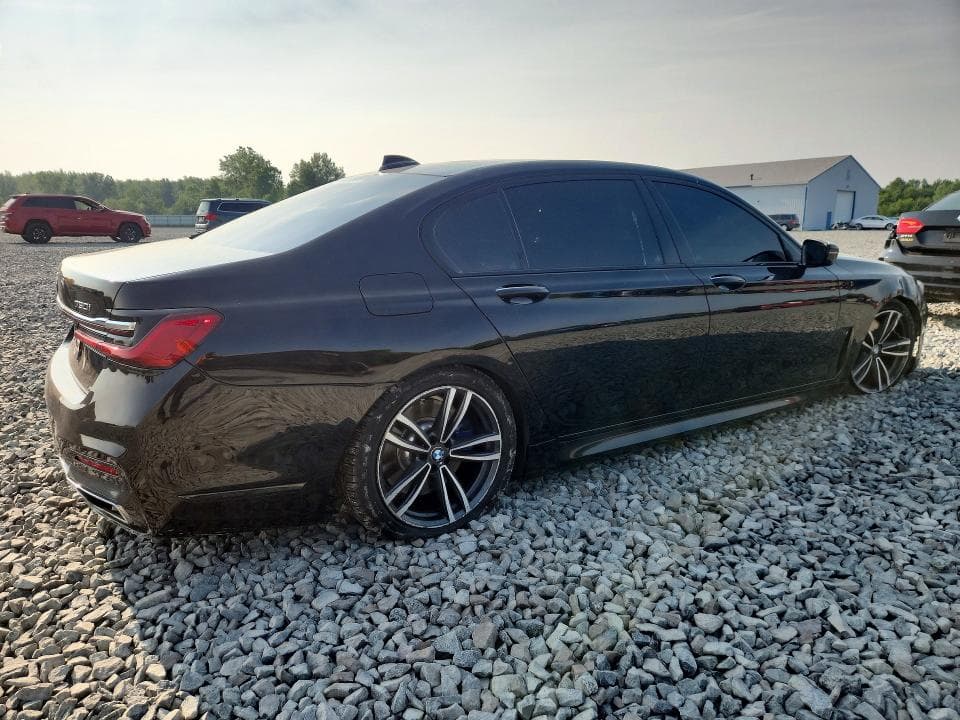 2020 BMW 750 XI 3