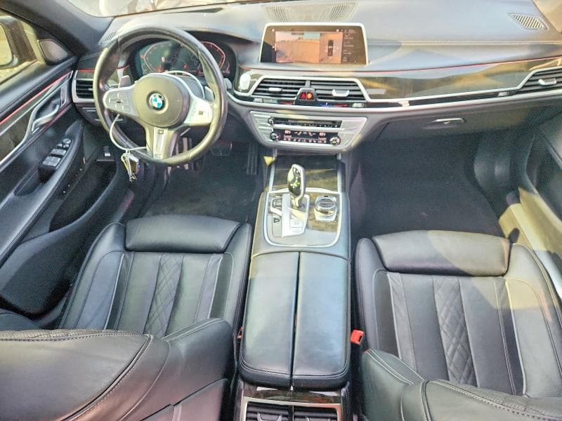 2020 BMW 750 XI 8