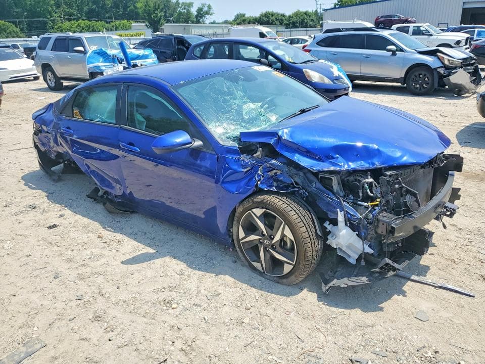 2023 HYUNDAI ELANTRA SEL 4