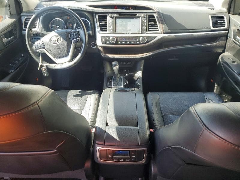 2019 TOYOTA HIGHLANDER LIMITED LIMITED 8