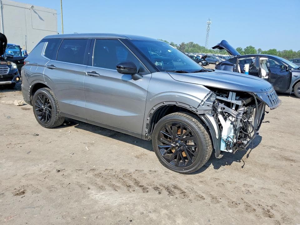 2024 MITSUBISHI OUTLANDER SE 4
