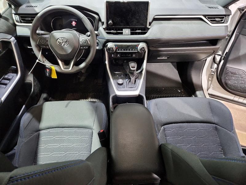 2024 TOYOTA RAV4 SE SE 8