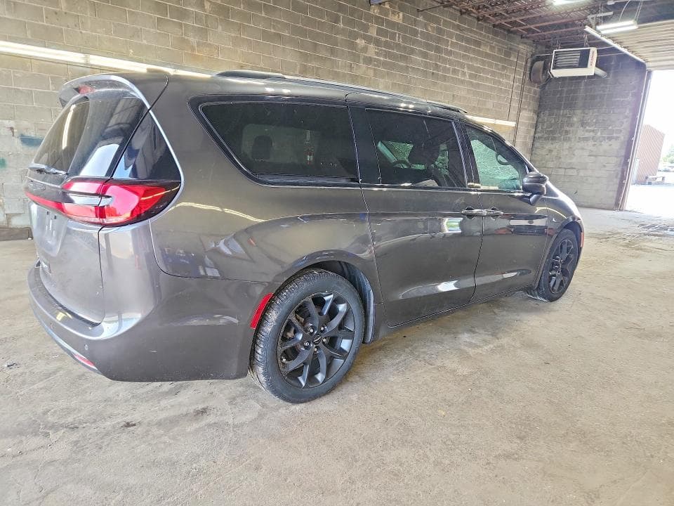 2021 CHRYSLER PACIFICA TOURING L 3