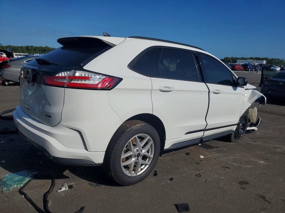 2023 FORD EDGE SE 3