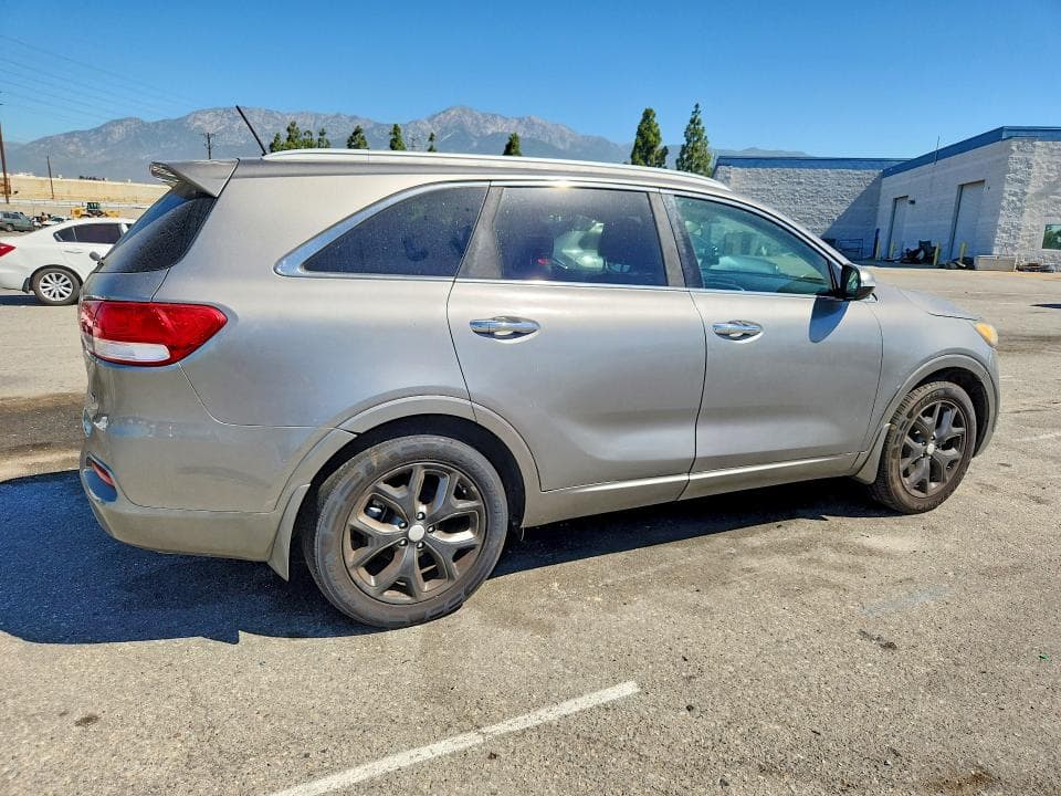 2017 KIA SORENTO LX 3