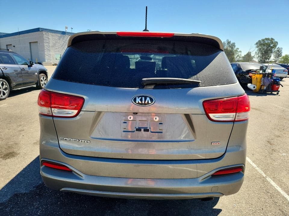 2017 KIA SORENTO LX 6