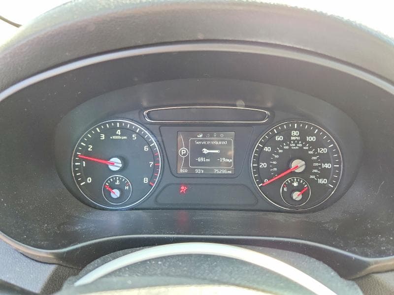 2017 KIA SORENTO LX 9